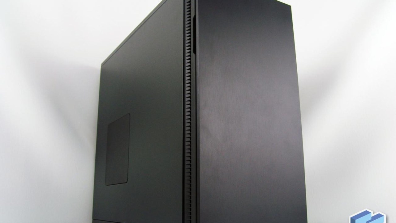 Fractal Design Define R5 Mid-Tower Chassis Review