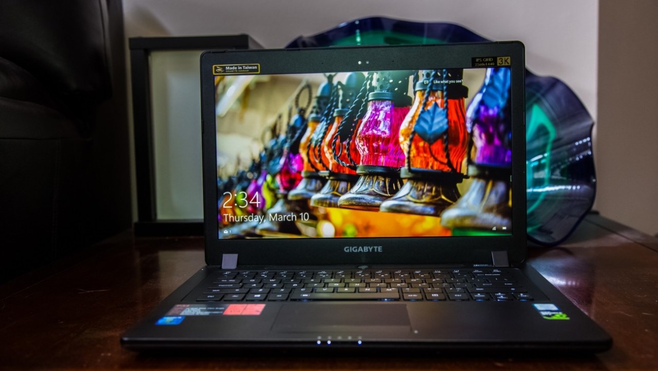 GIGABYTE P34W V5 Laptop First Impressions