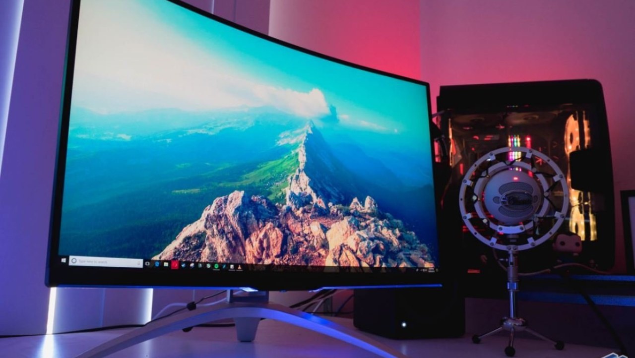 AOC AGON AG322QCX: 32-inch 1440p 144Hz FreeSync = Just $470