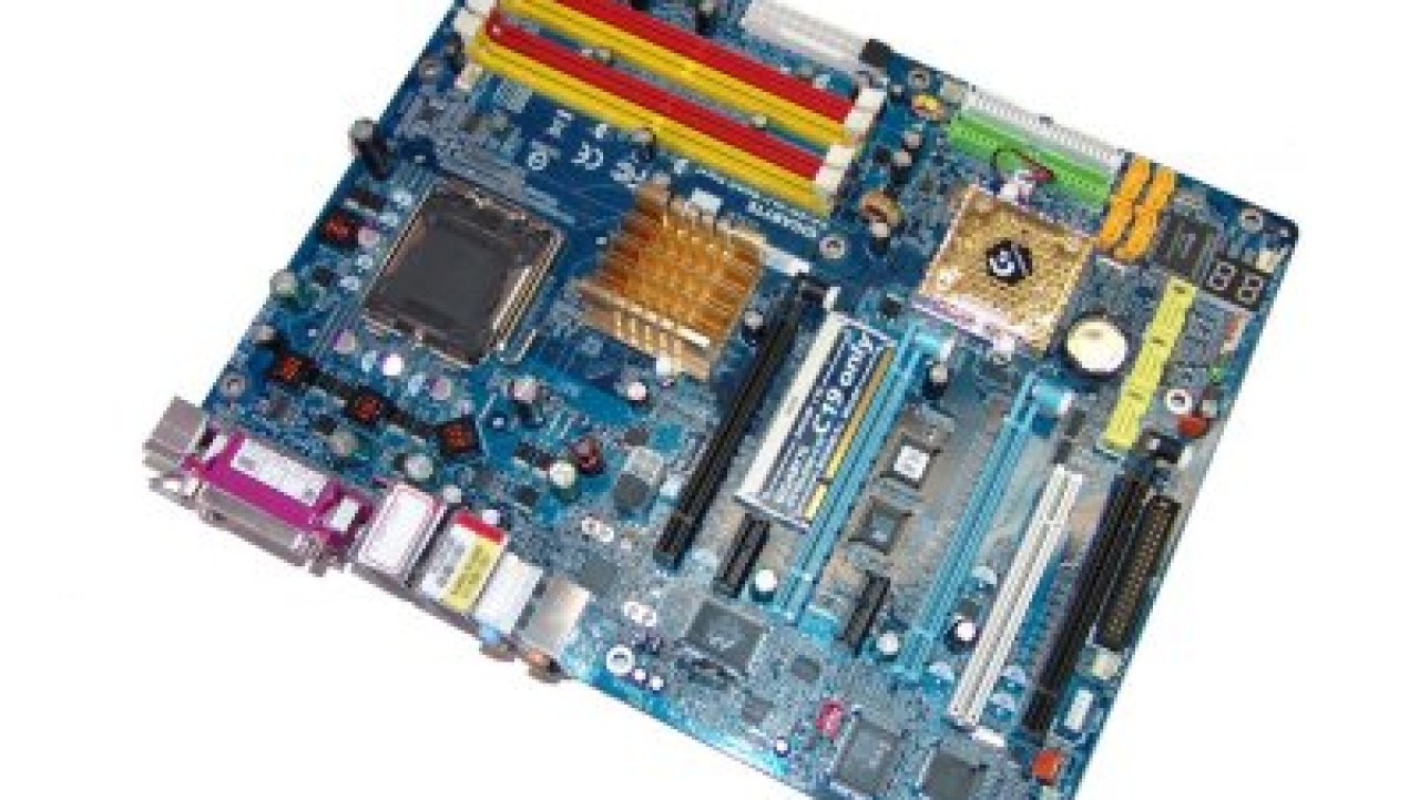 Gigabyte 8N-SLI Quad Royal - Discussed and Tested