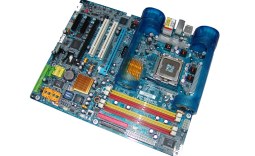 Gigabyte's push towards the gamer - G1975X on trial