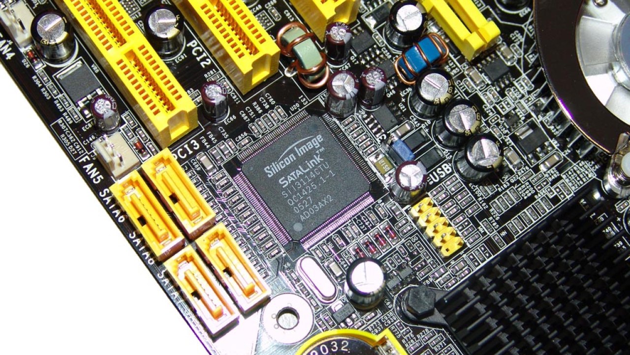 DFI LANParty UT CFX3200-DR - Another Xpress 3200 Tested