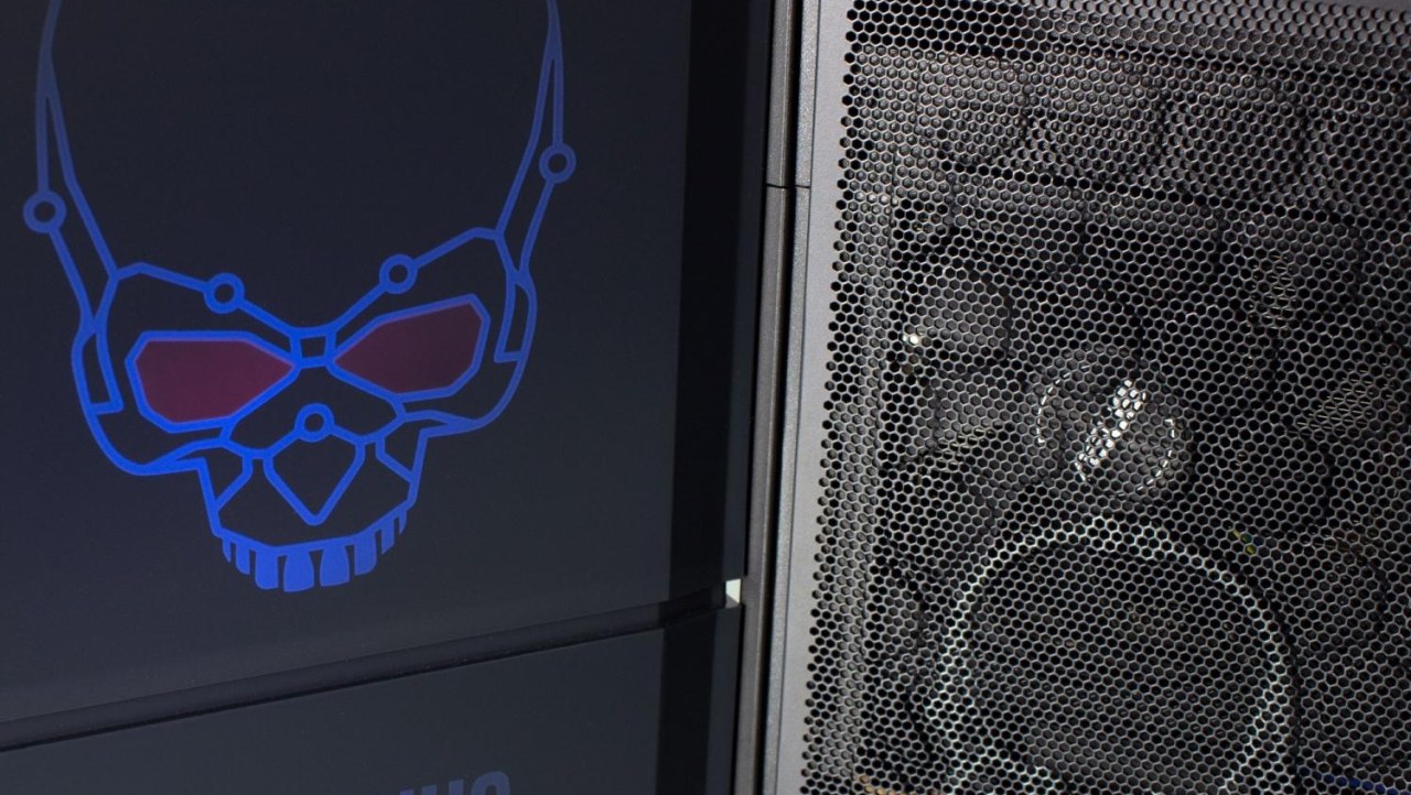 Intel NUC 9 Extreme "Ghost Canyon" NUC9i9QNX Review