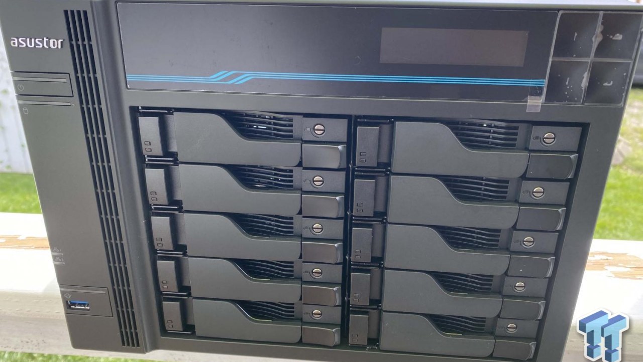 ASUSTOR Lockerstor 10 Pro AS7110T NAS Review