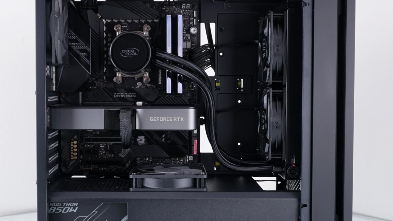 Antec P10 FLUX Performance Series Mid-Tower Chassis Review
