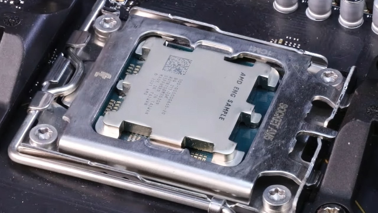 AMD Ryzen 9 7950 XT teased: AM5 flagship with 16C/32T spotted in video