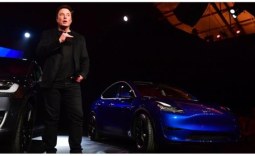 Elon Musk praises new Tesla factory for hitting a milestone week