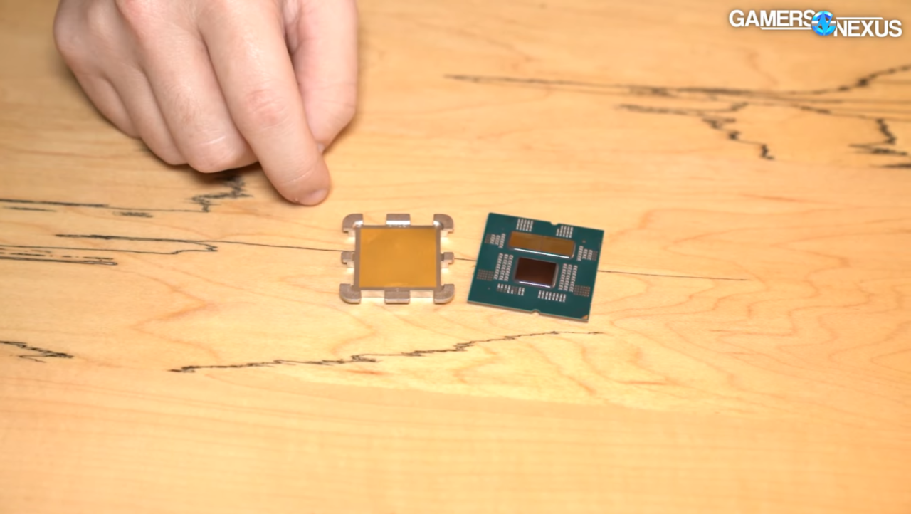 AMD Ryzen 7950X 'Zen 4' CPU delidded: gold-plated CCDs, looks gorgeous